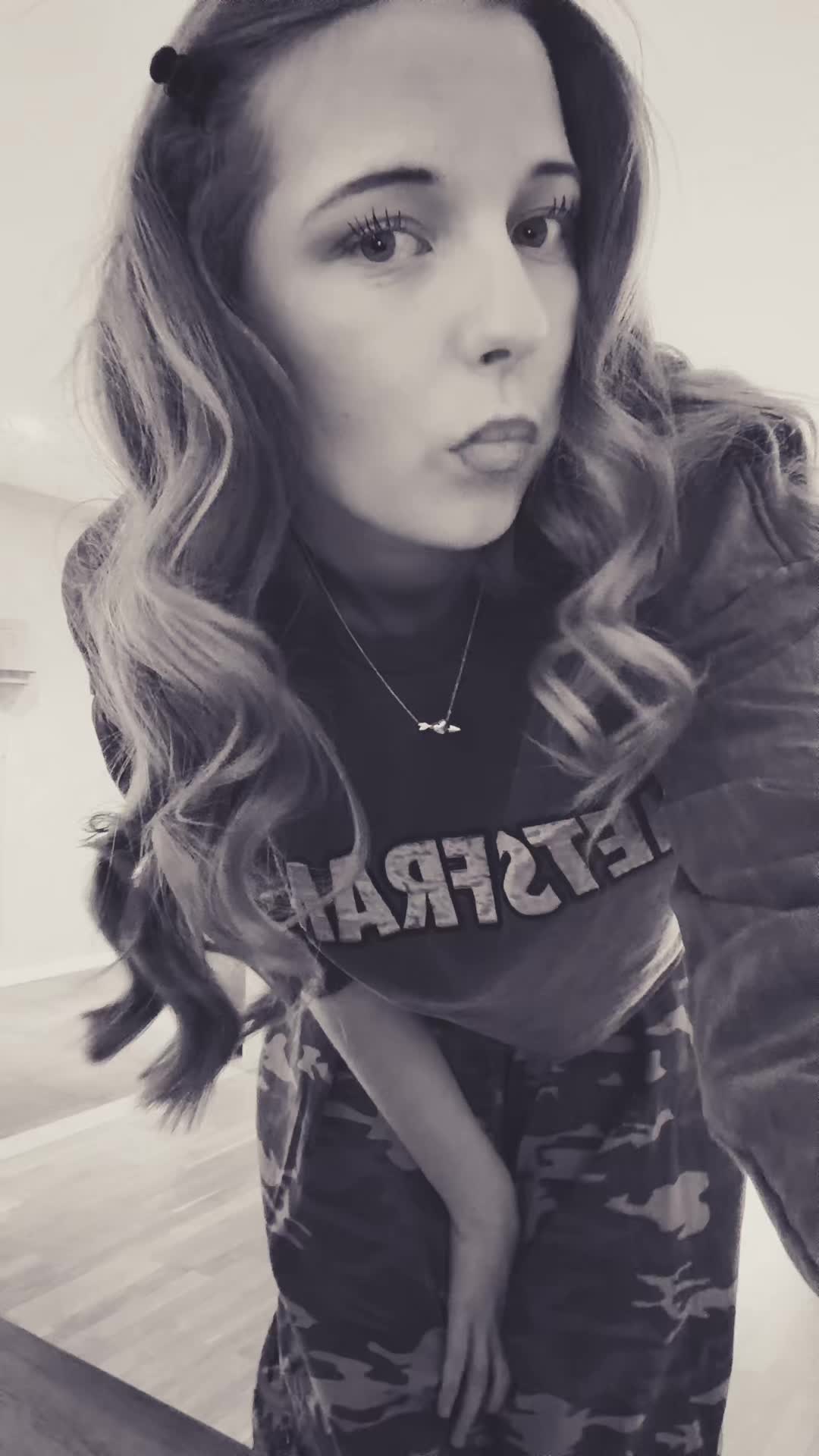 @𝐄𝐥𝐯𝐢𝐫𝐚