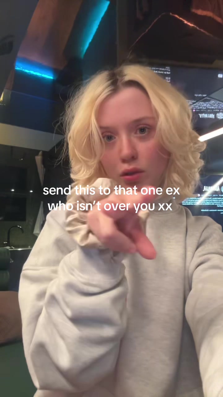 @Maisie Peters HQ