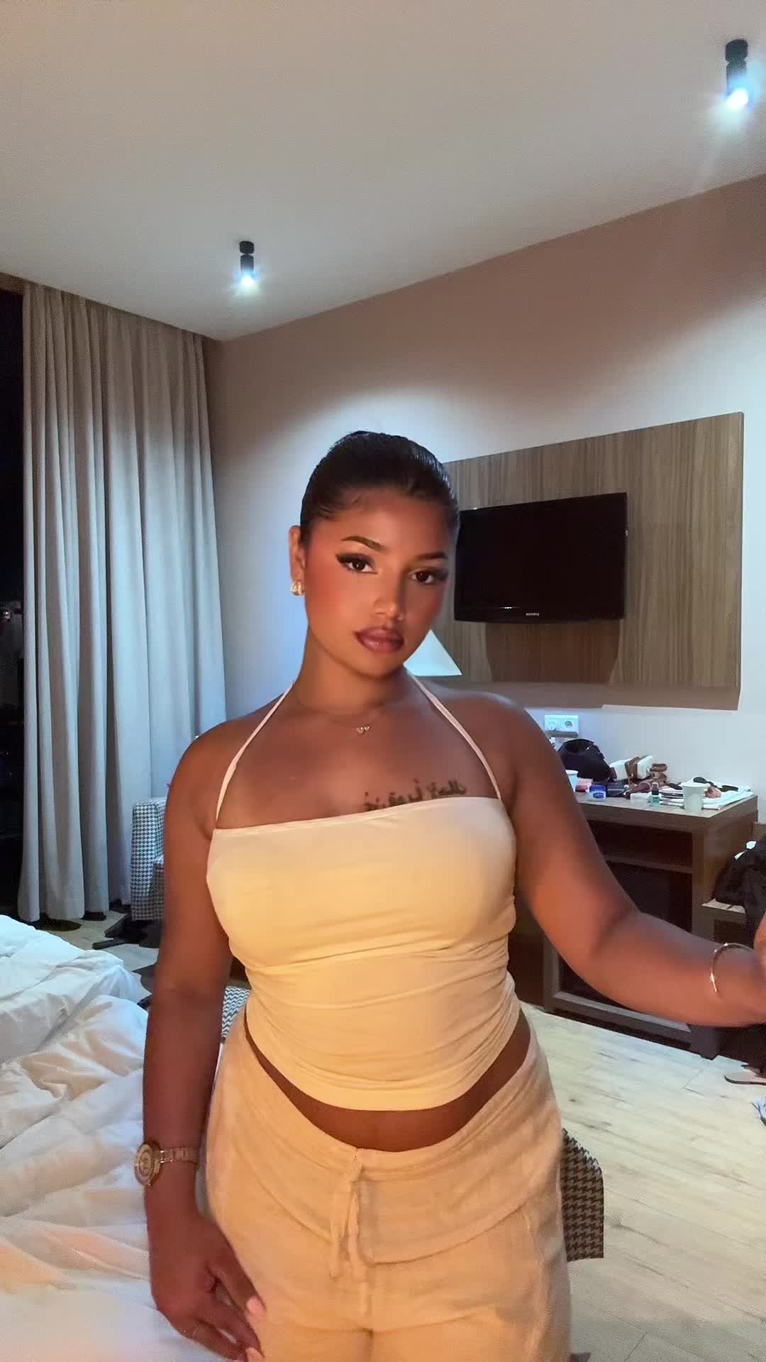 @itssoomax ♡