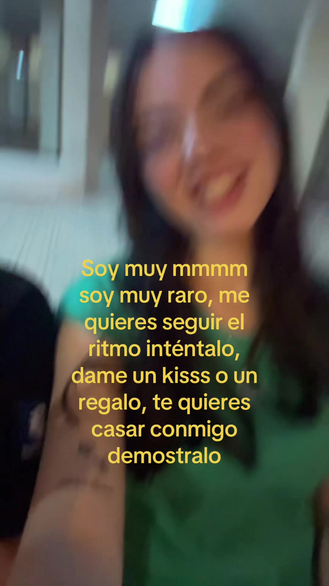 @danielaarosteguii
