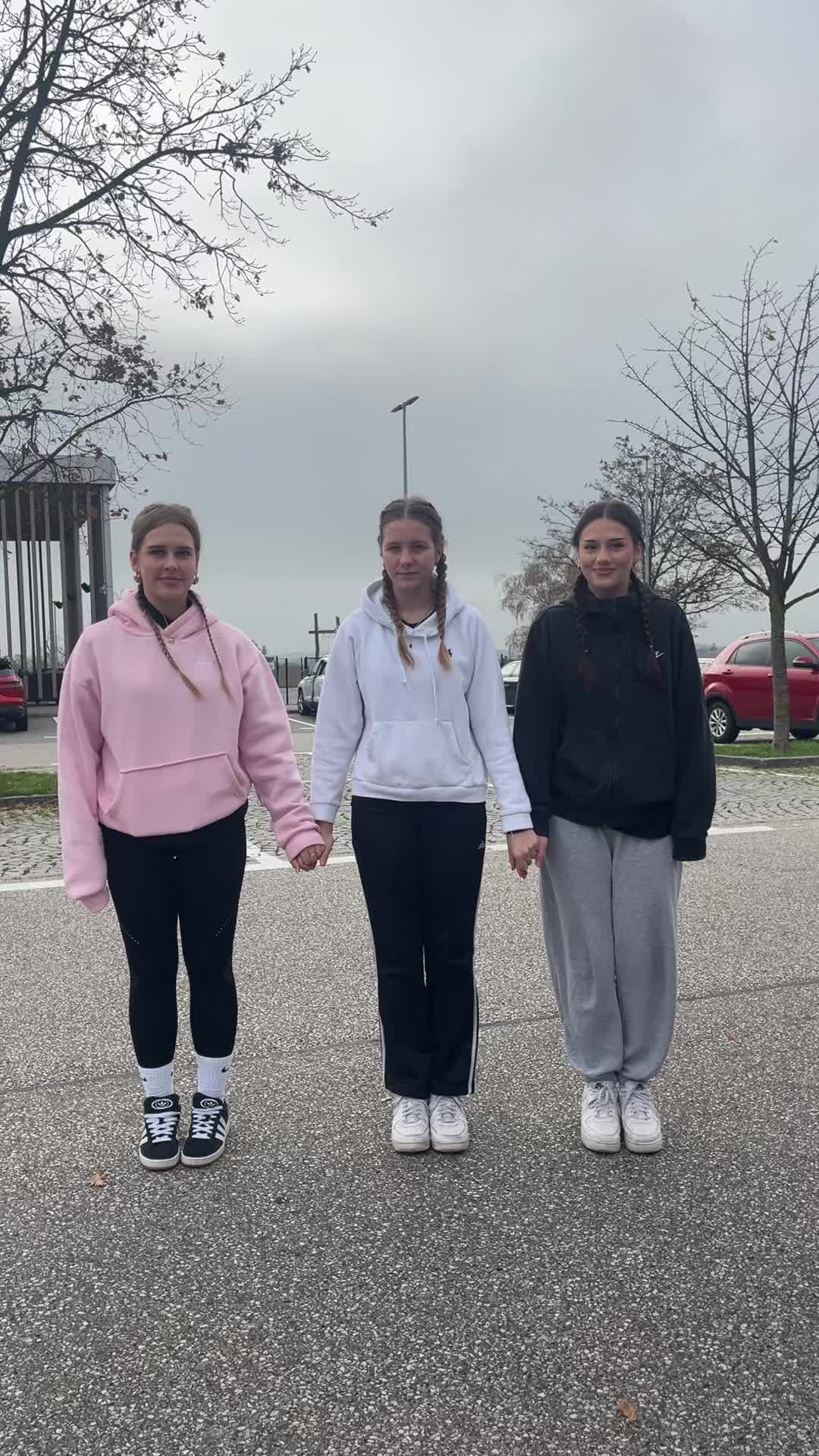 @Ланааа