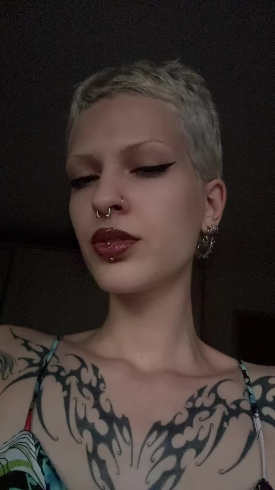 @alexiazehn