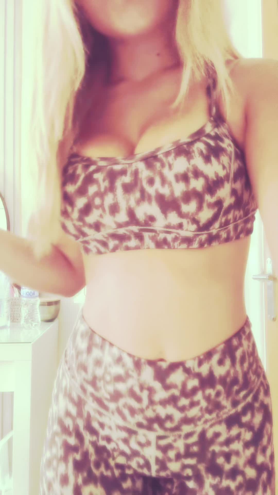 @laceylivex1