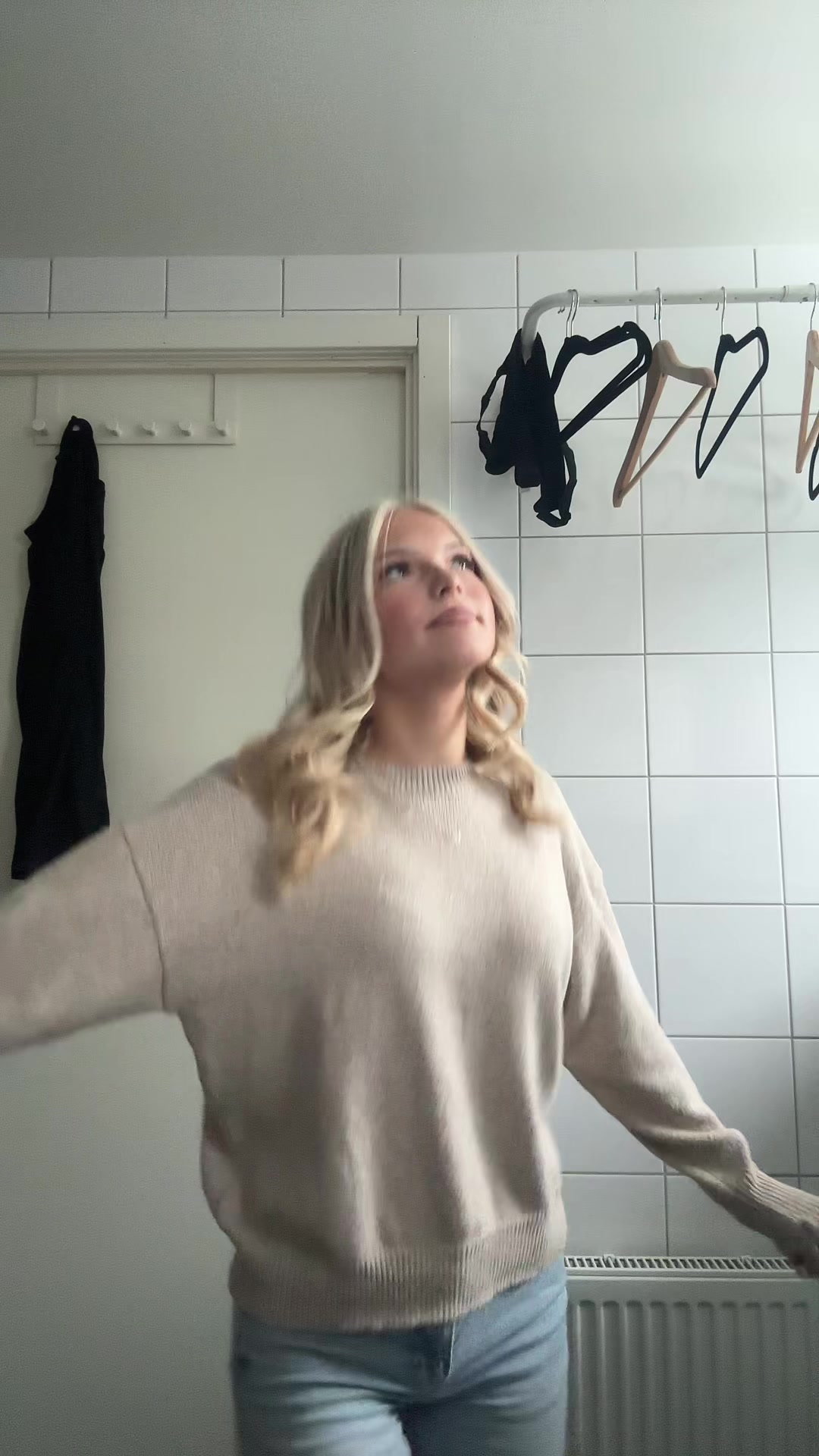 @Elina