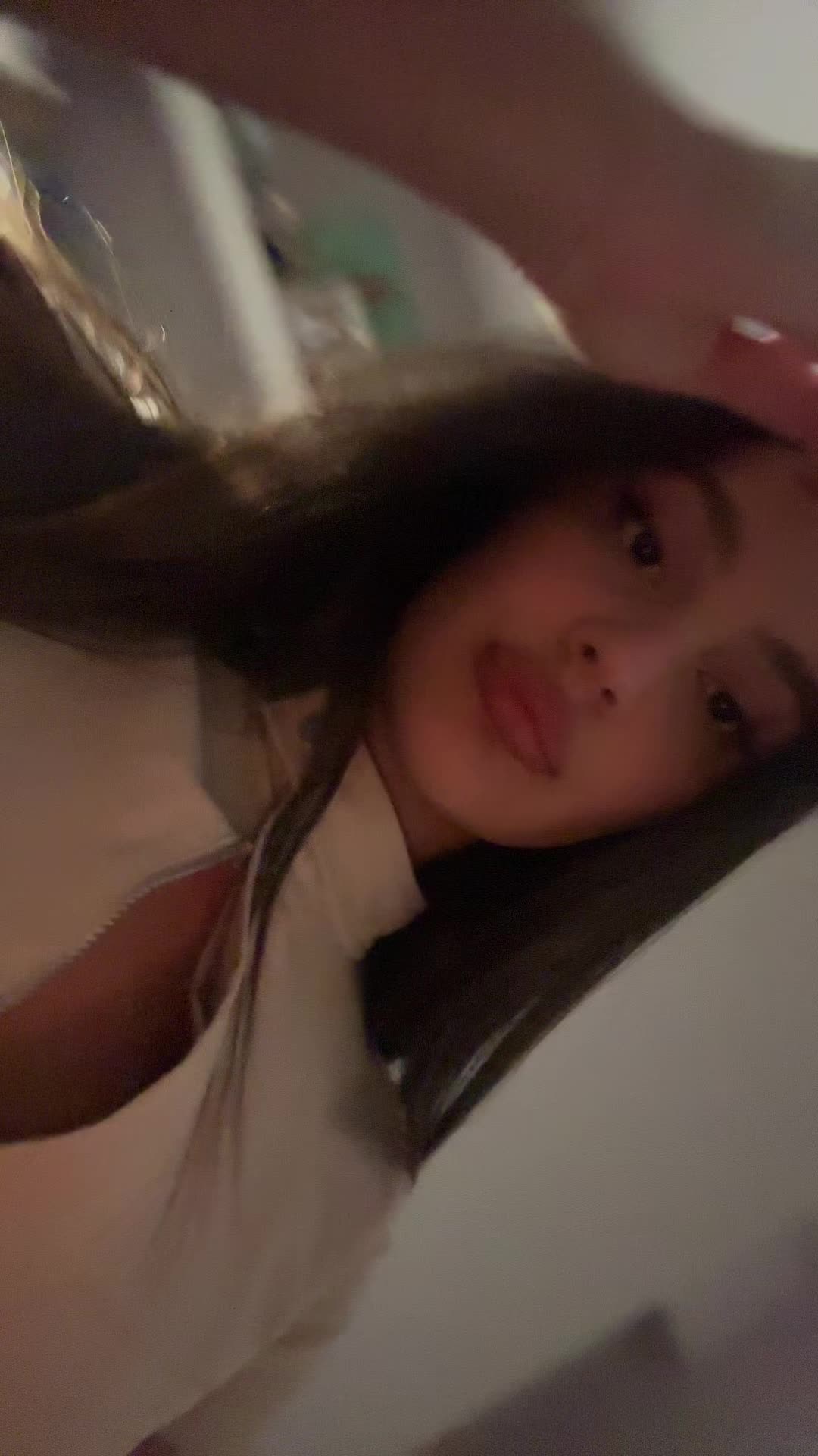 @kikkycuzzolino