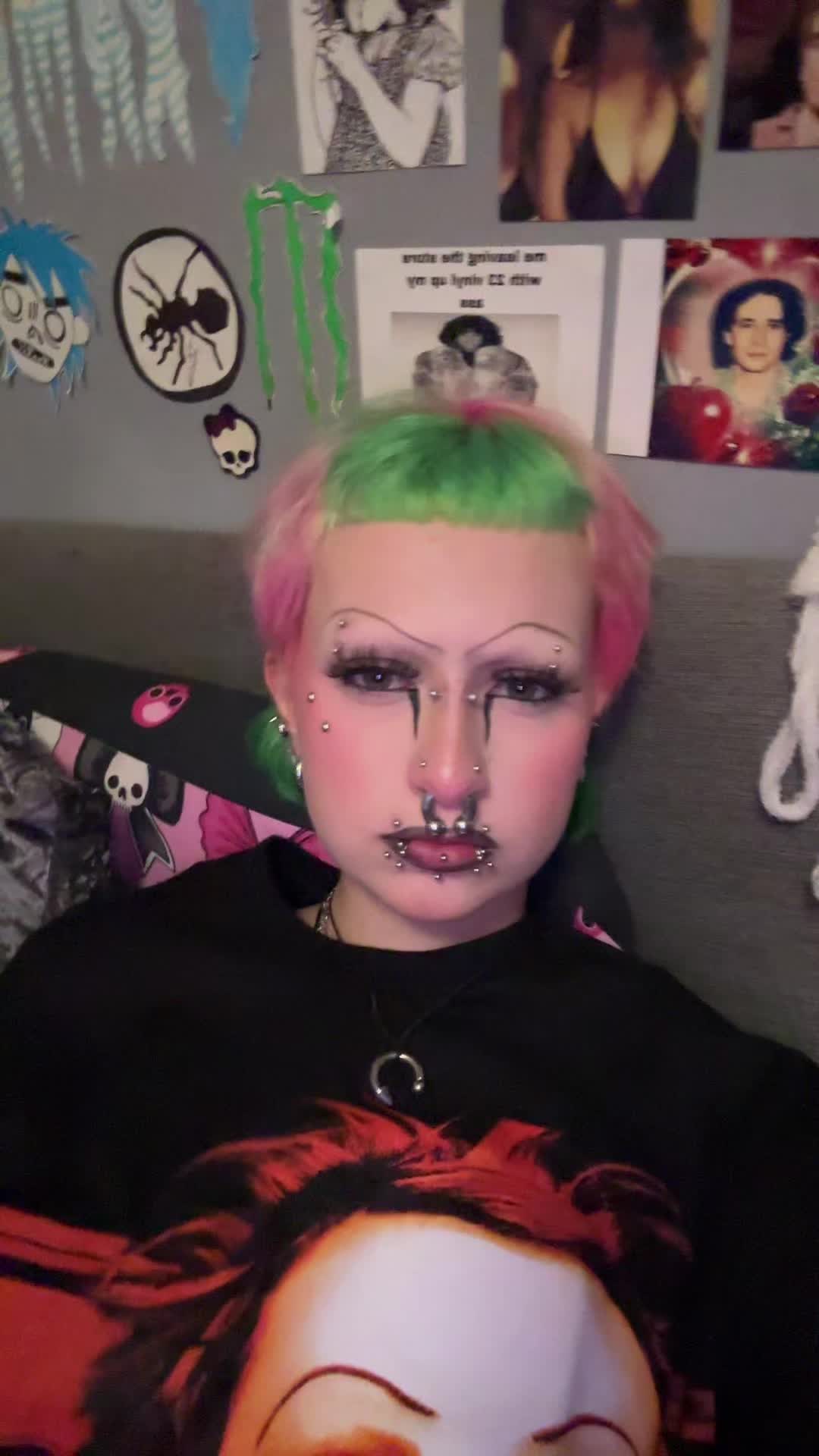@☢︎