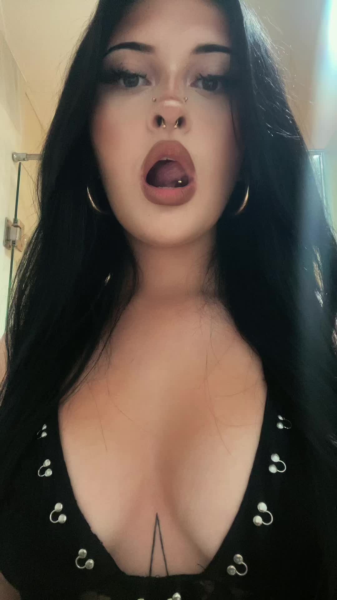 @𝐄𝐕𝐄𝐑𝐋𝐘𝐍
