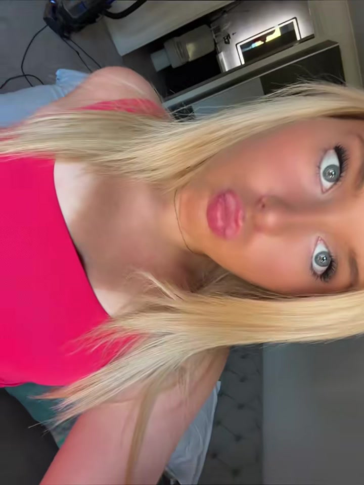 @caroline