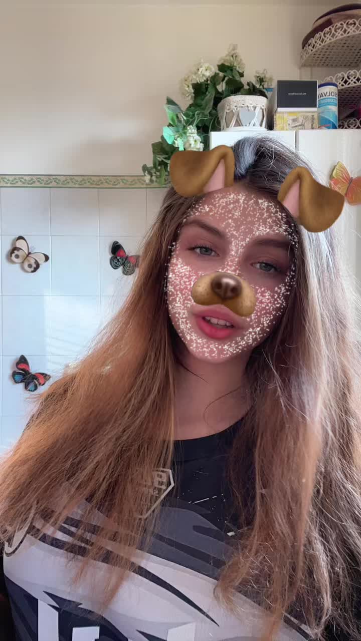 @𝐕🌺