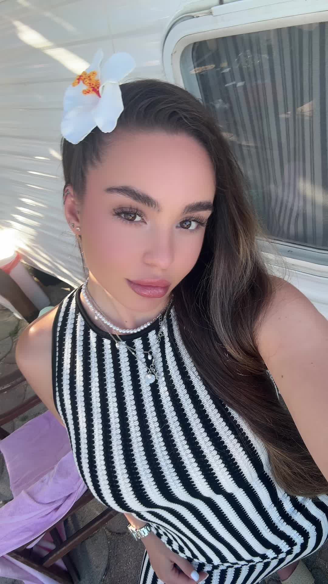 @Елия Нелова