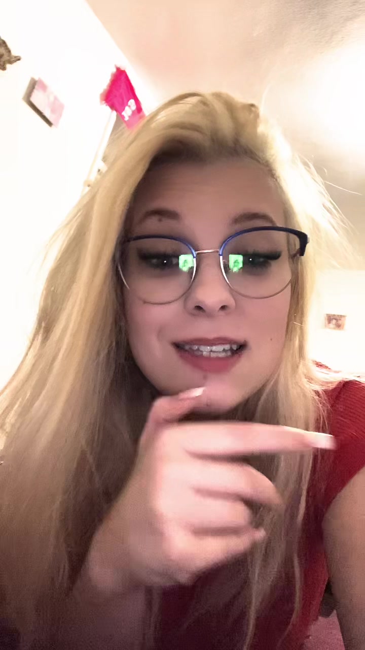 @Elinka🤔