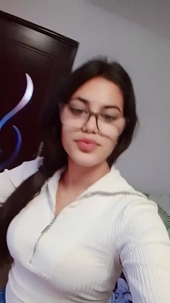 @Adriana Ela ๐๐ซฃ♥๏ธ