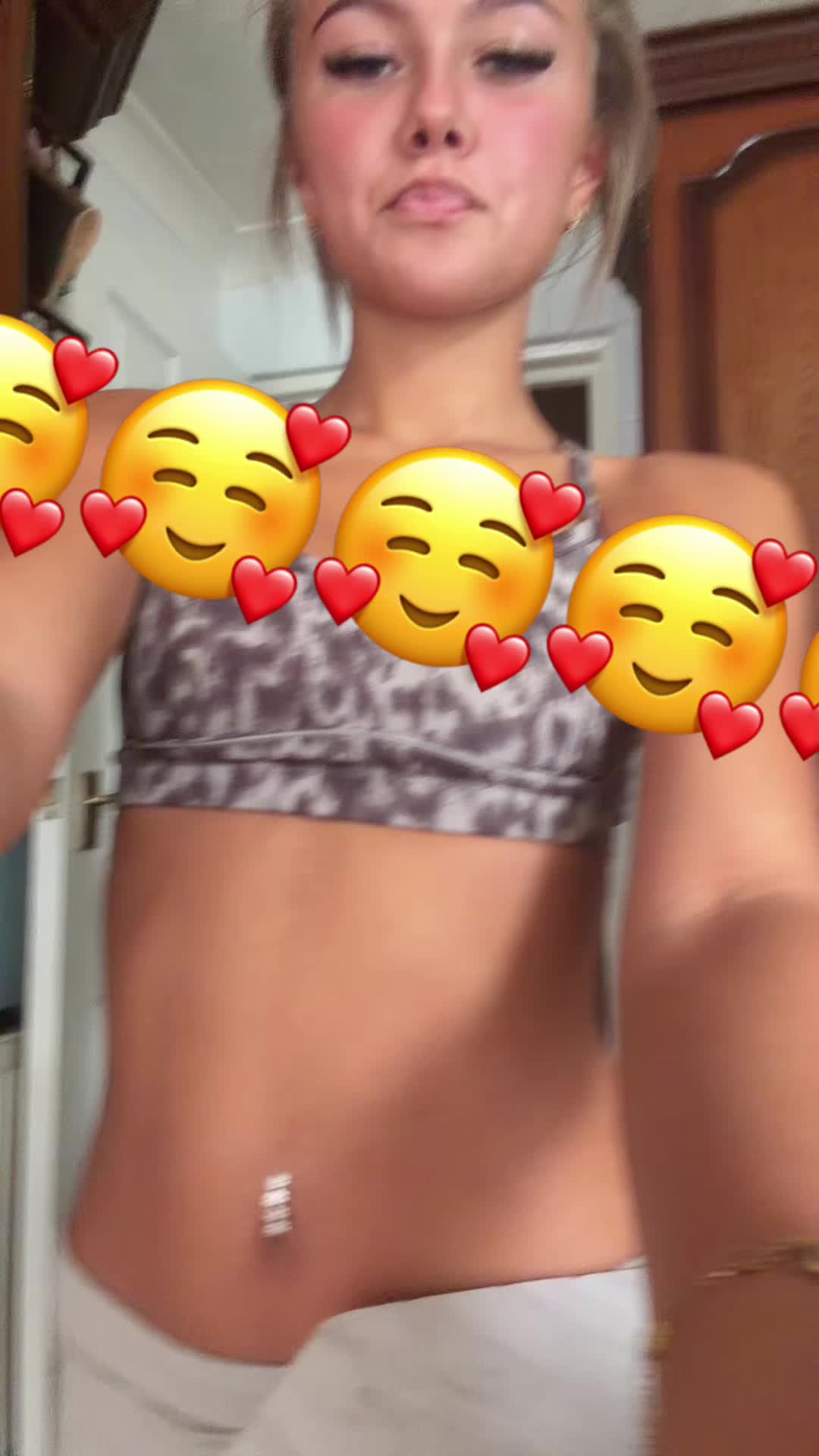 @Aniyspammiieeee