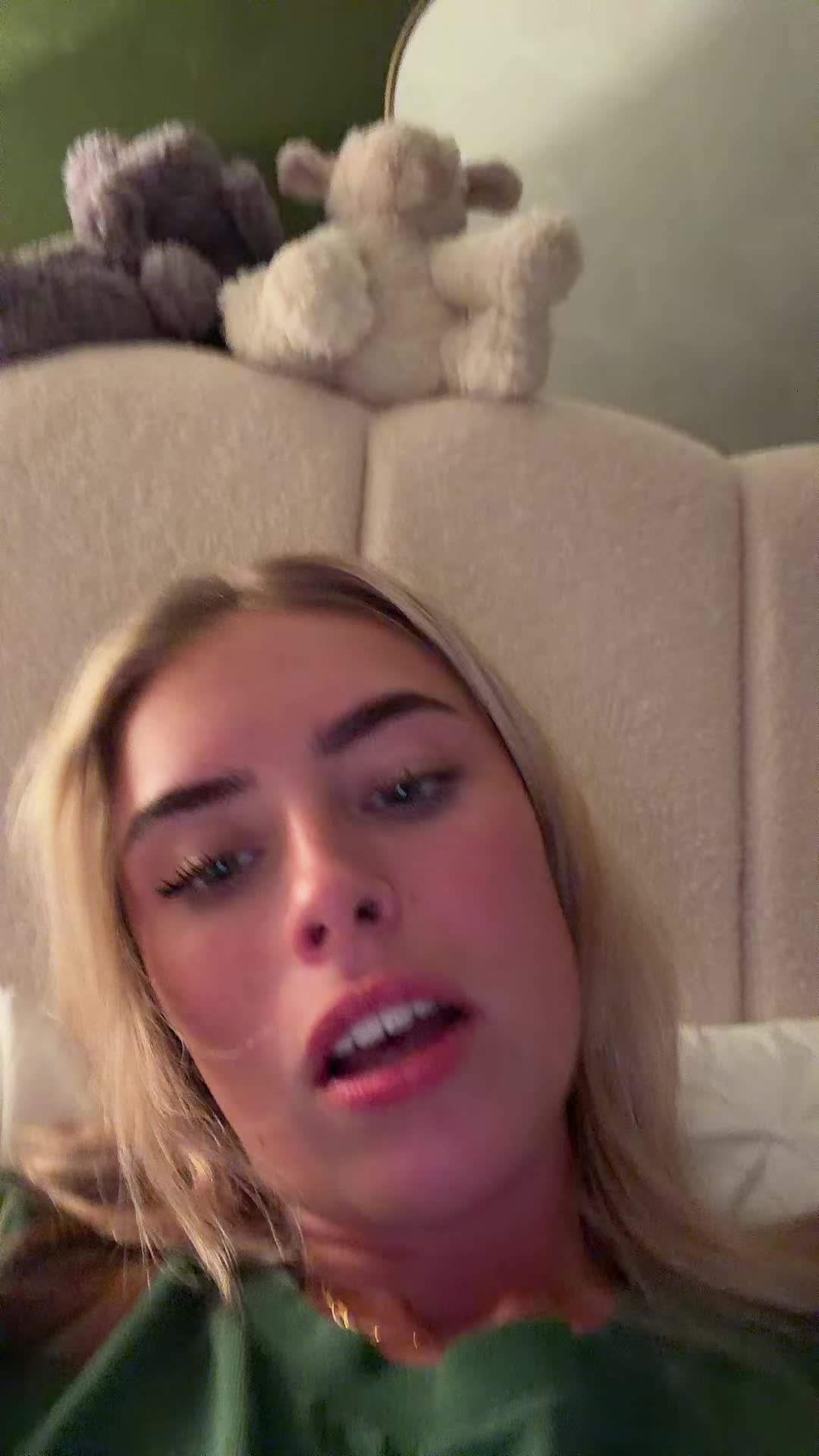 @huhnellywho