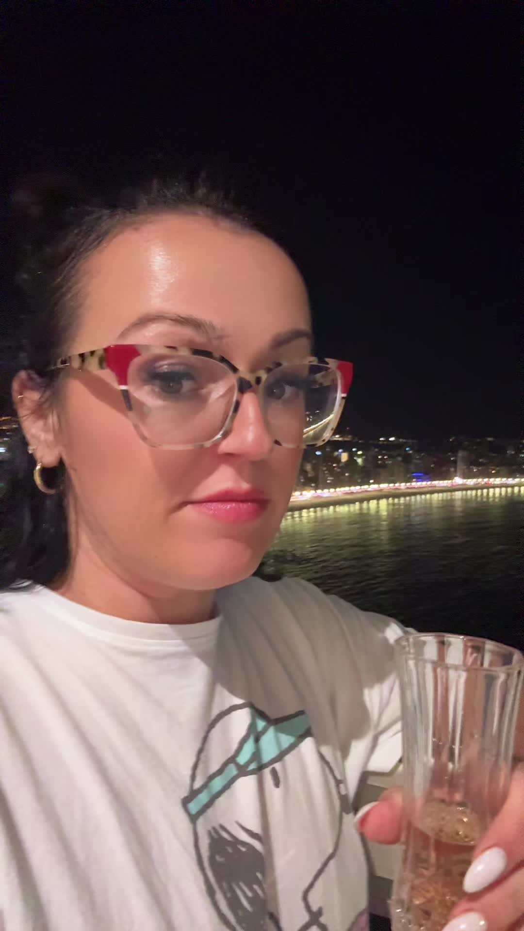 @Vivid
