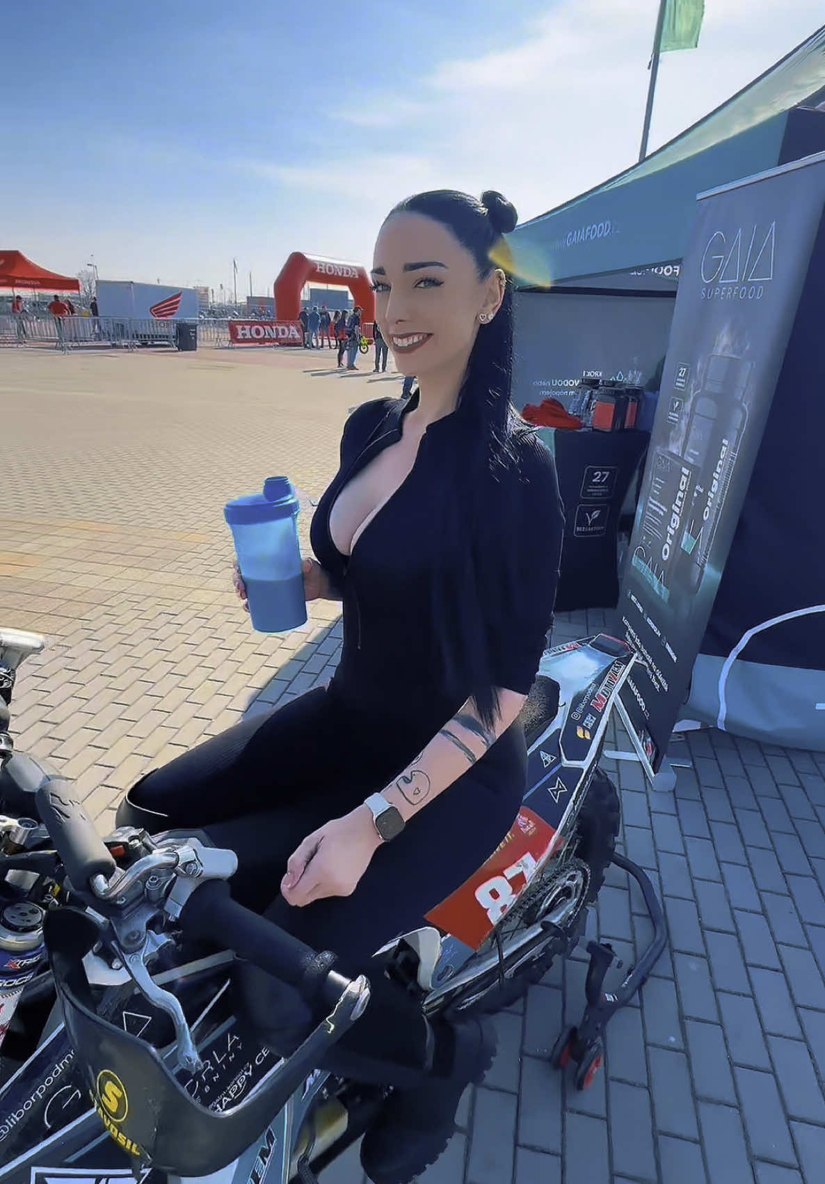 @Moto Fox Veronika