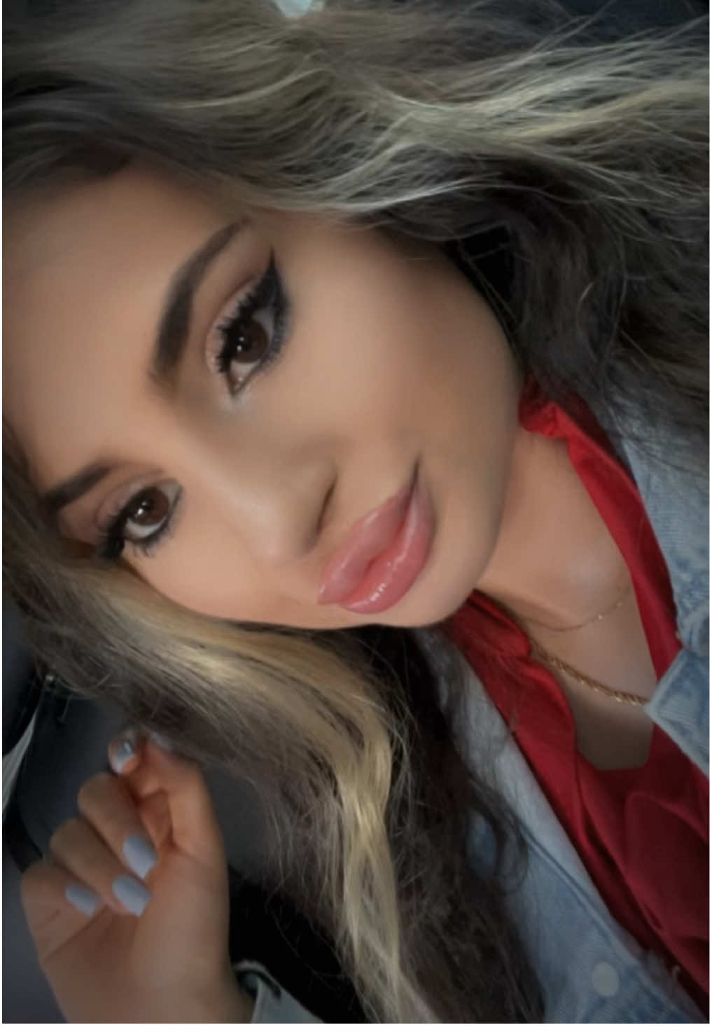 @Alinanicolaee