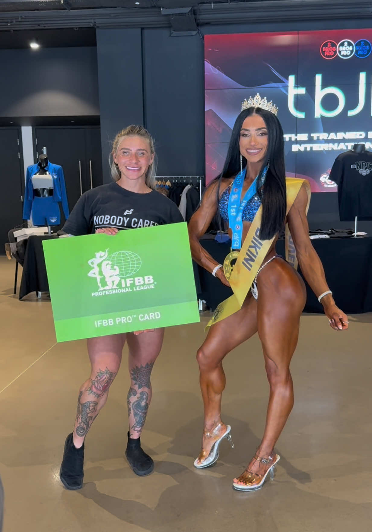 @Amy Dinar IFBB PRO
