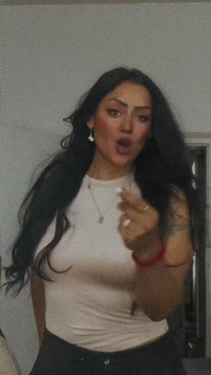 @ℰ