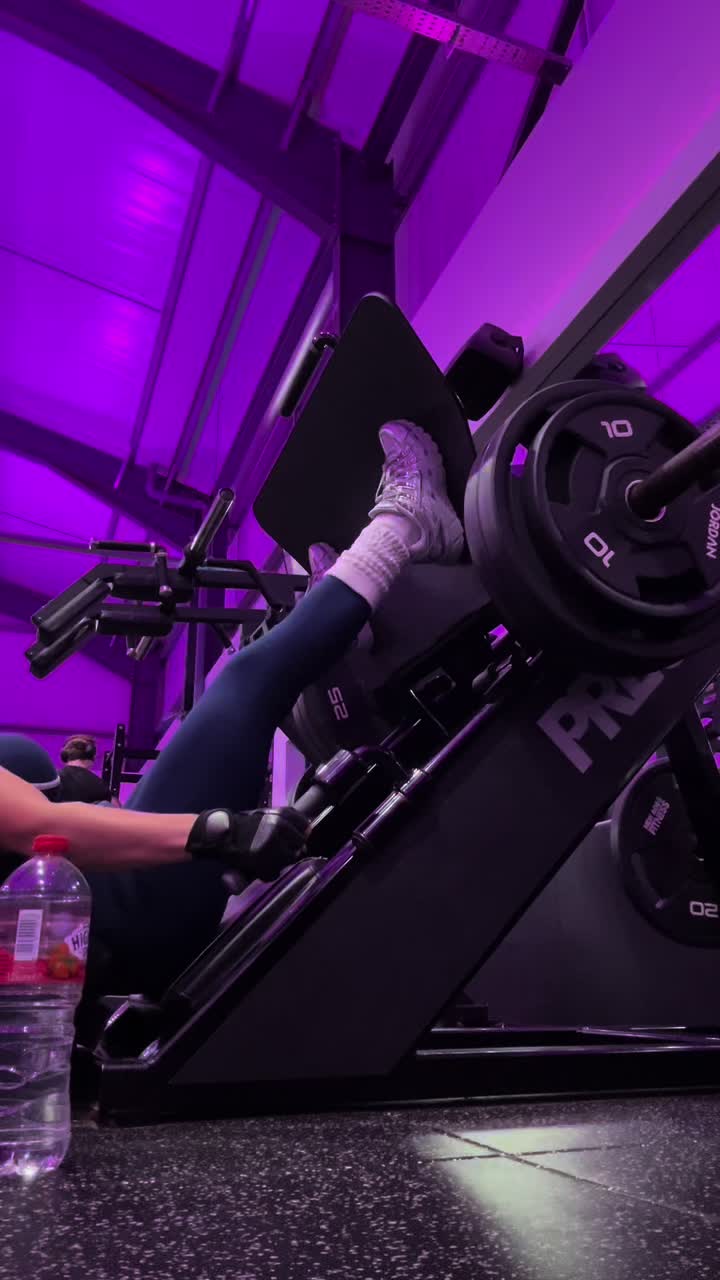 @SharleneFitness