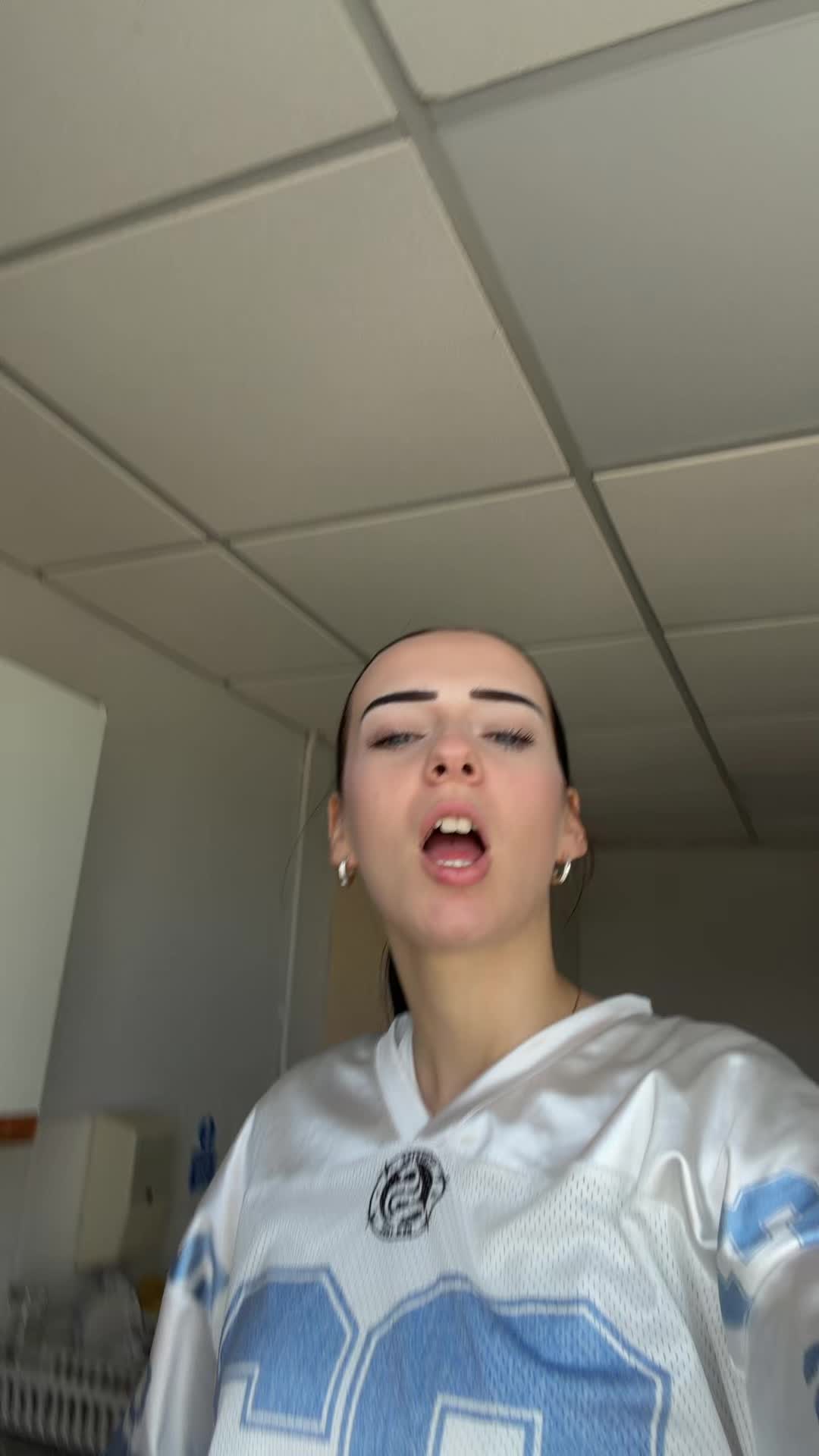 @kaitlyn.