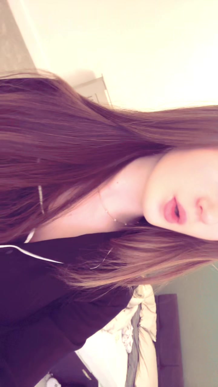@𝐋𝐈𝐕 😝