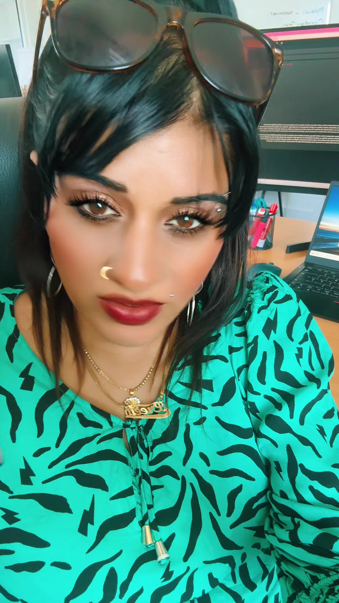 @ⁱᵐ͟͟͞͞☞🇬🇧𝕌𝕂 𝕊𝕙𝕖𝕣𝕟𝕚🐅