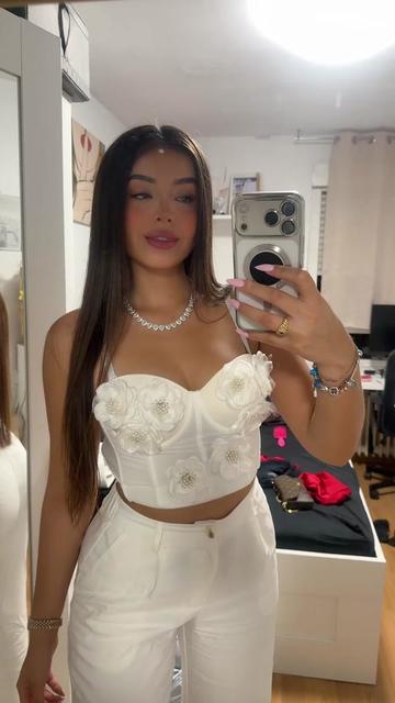 @Valentina