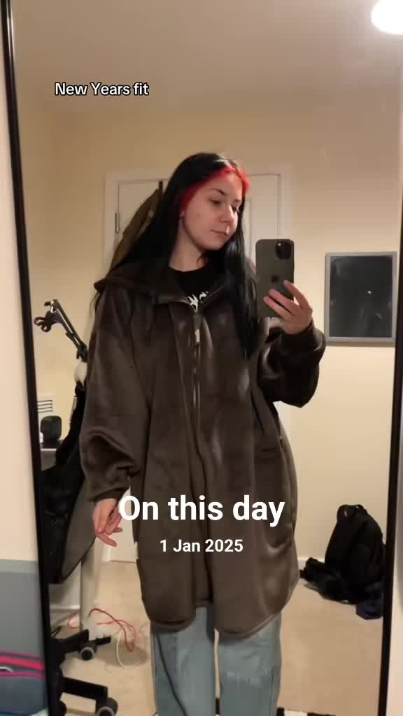 @Evie 🖤