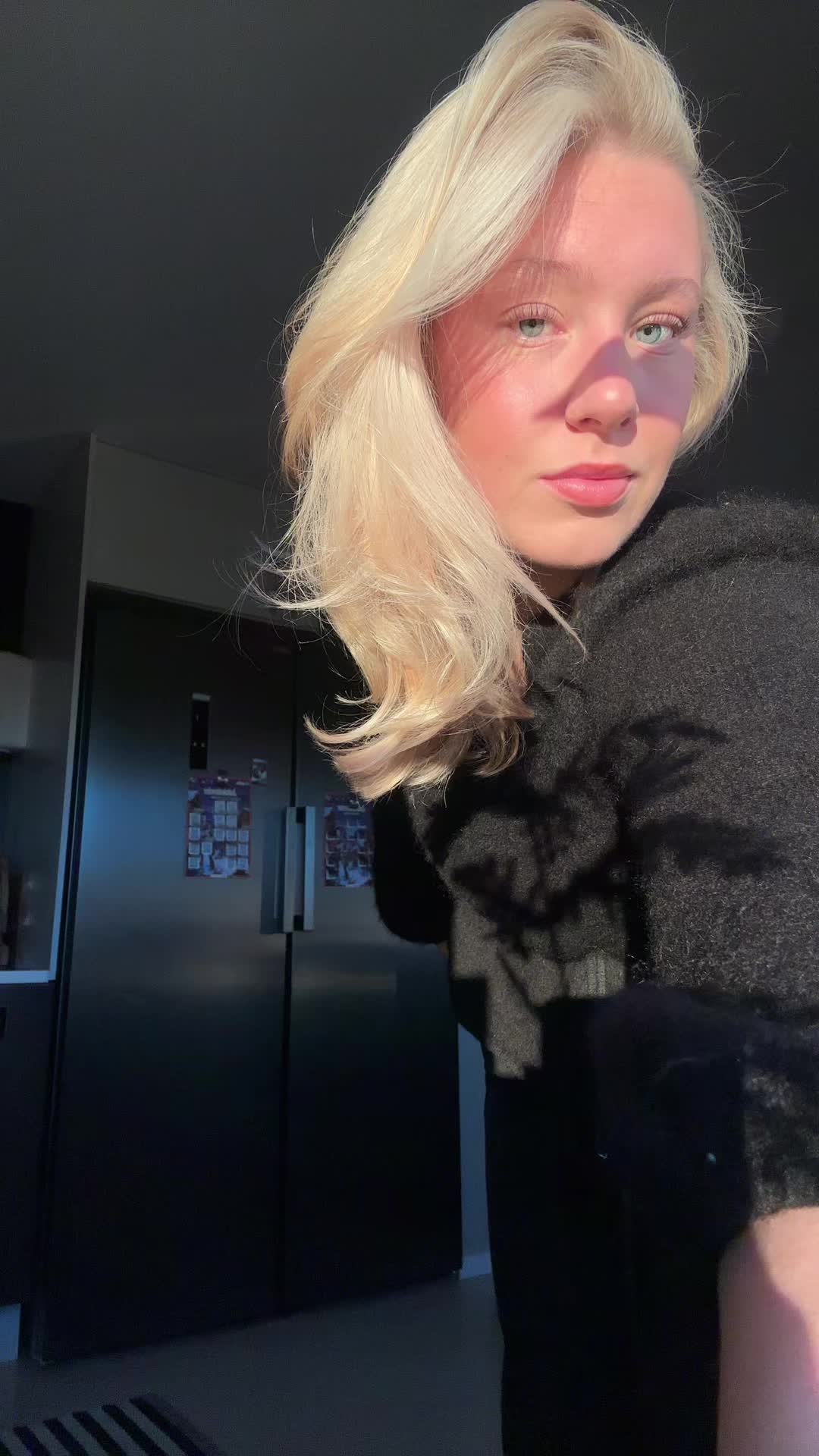 @JULIE ØSTERUD