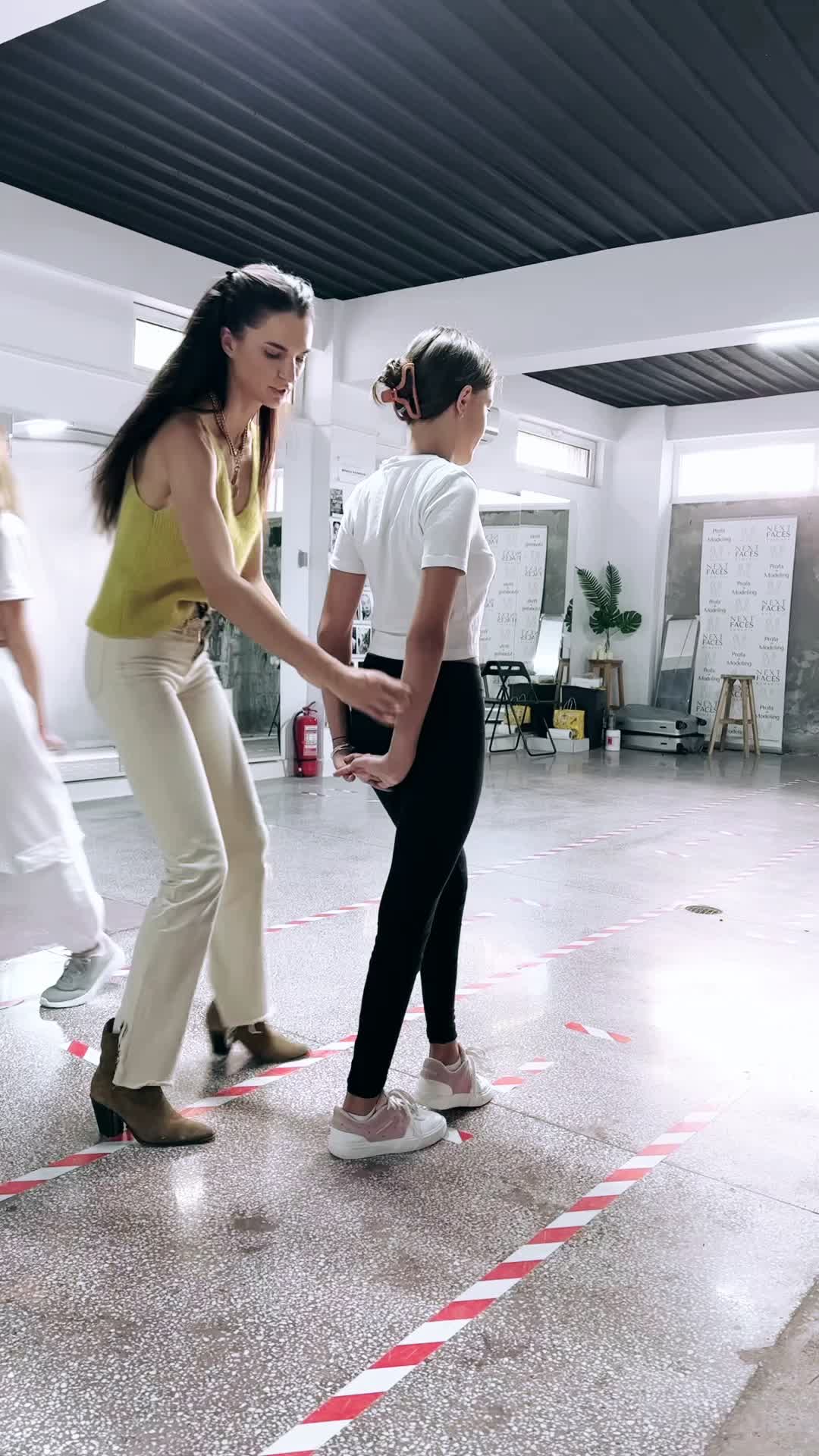 @Profa de Modeling