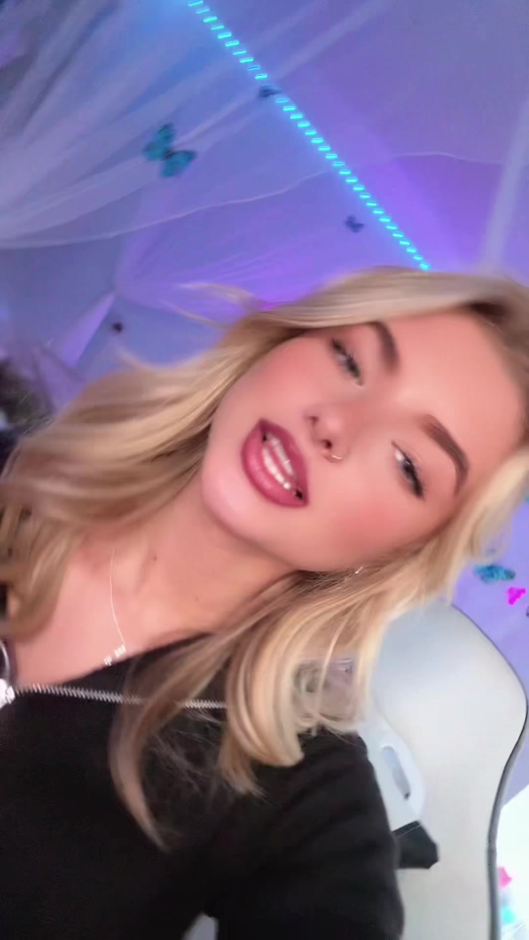 @๐ฉ๐๐๐๐โทโทโท๐ซ