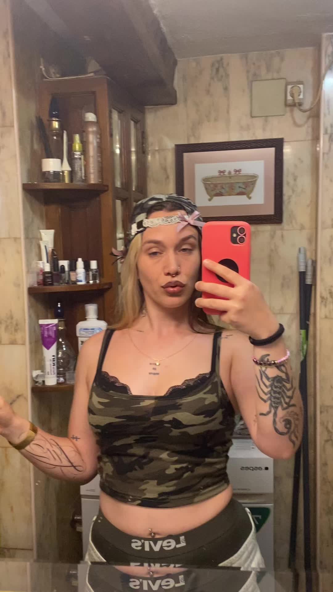 @JuliKa