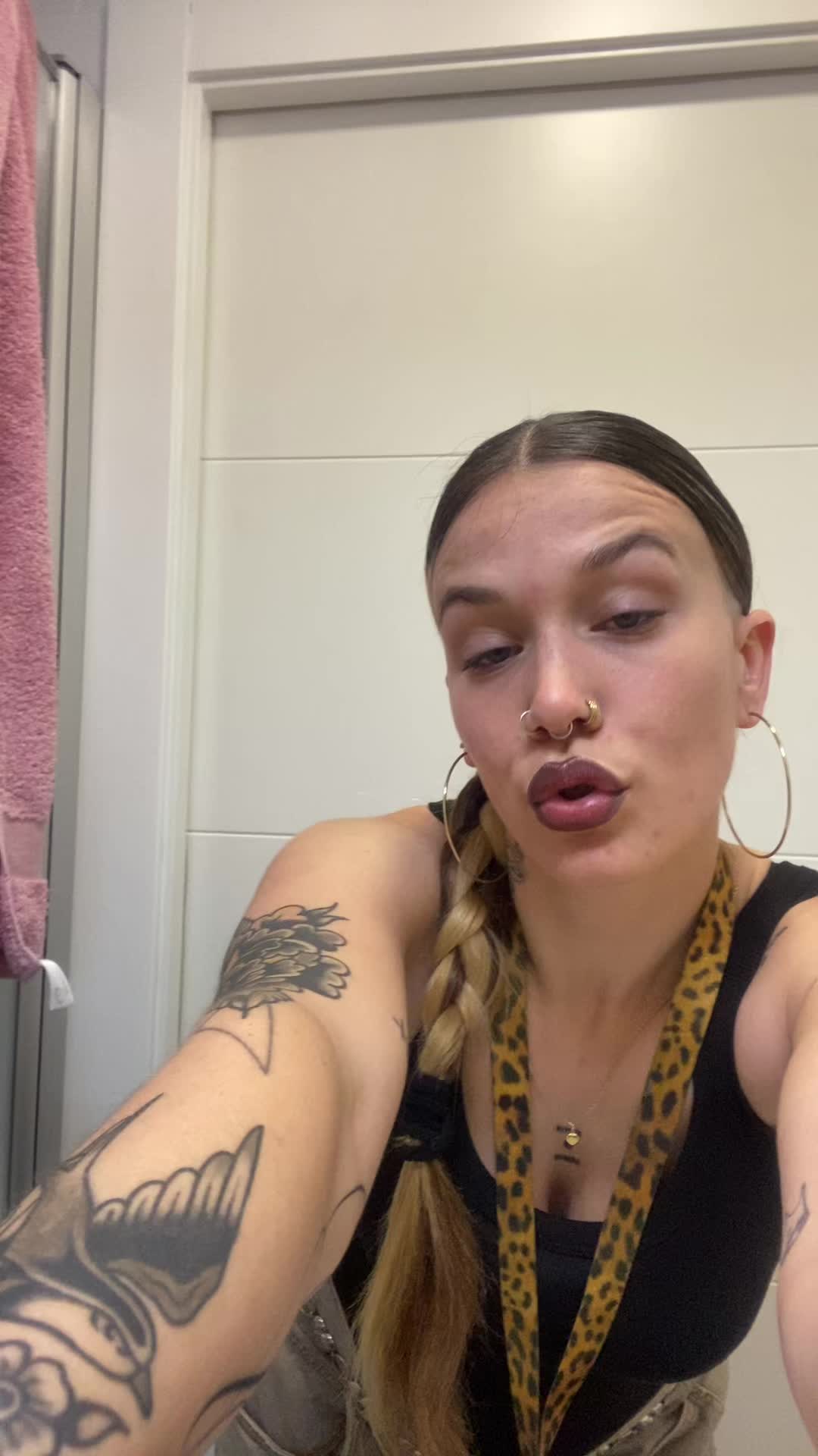 @JuliKa