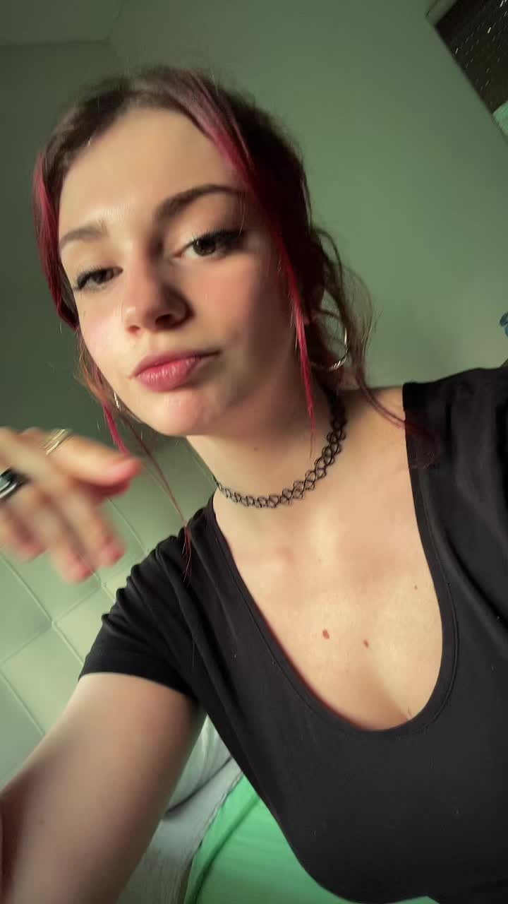 @𝒑𝒉𝒚🥀