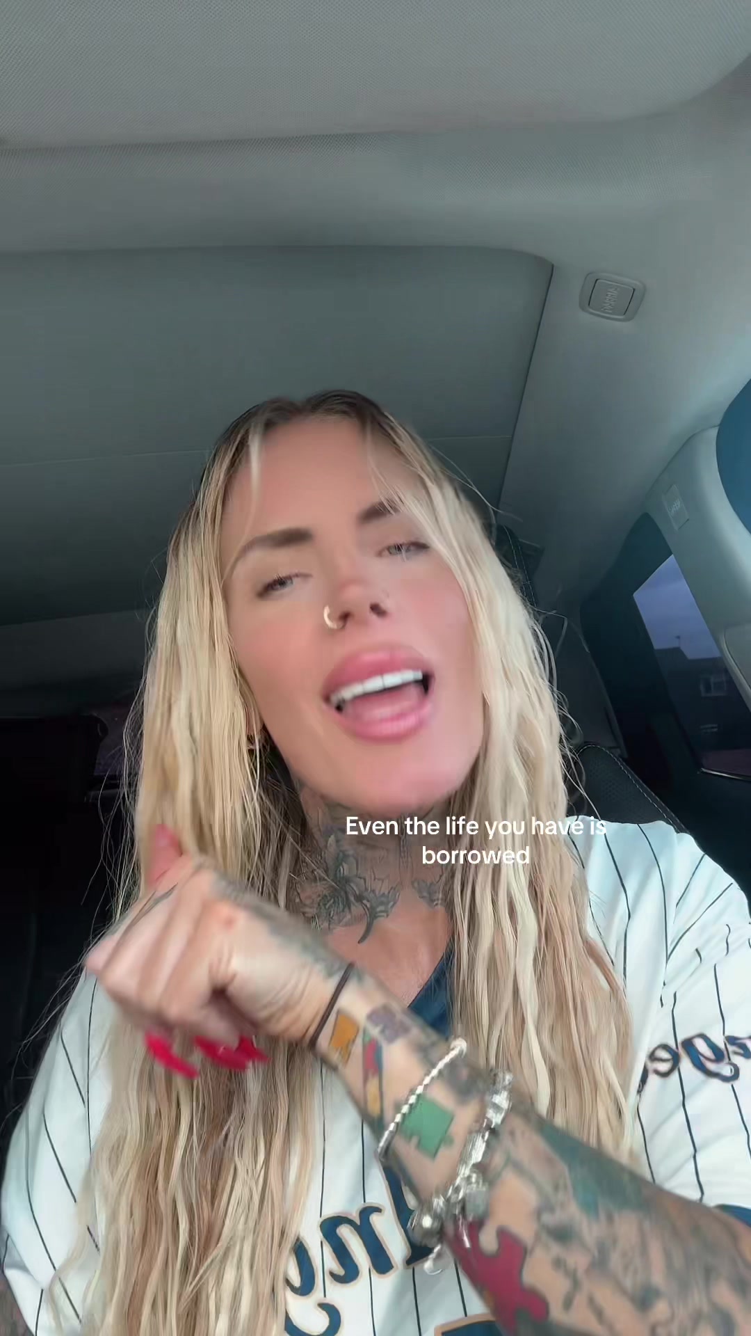 @Officialkelly_blonde