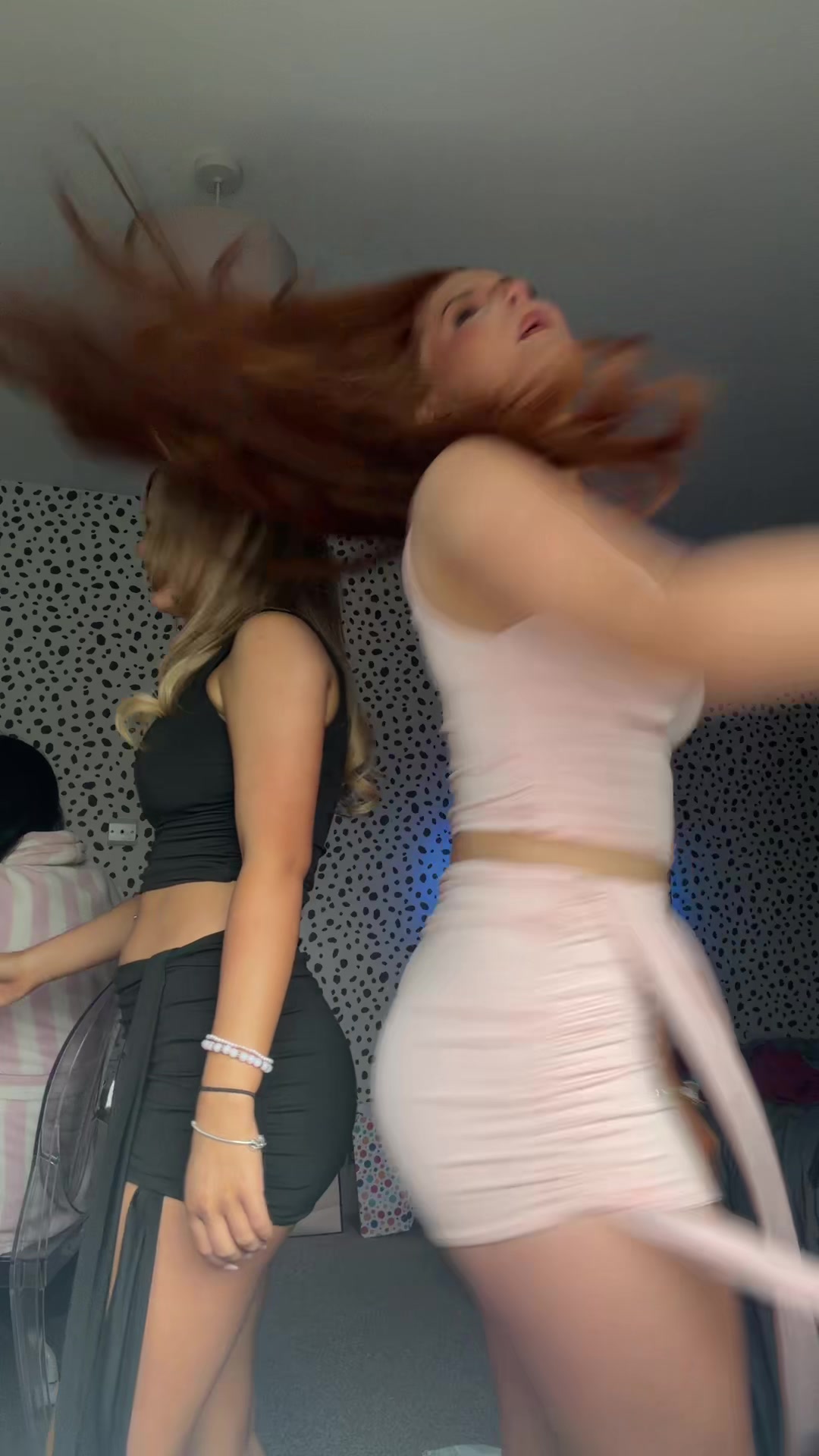 @serenandolivia