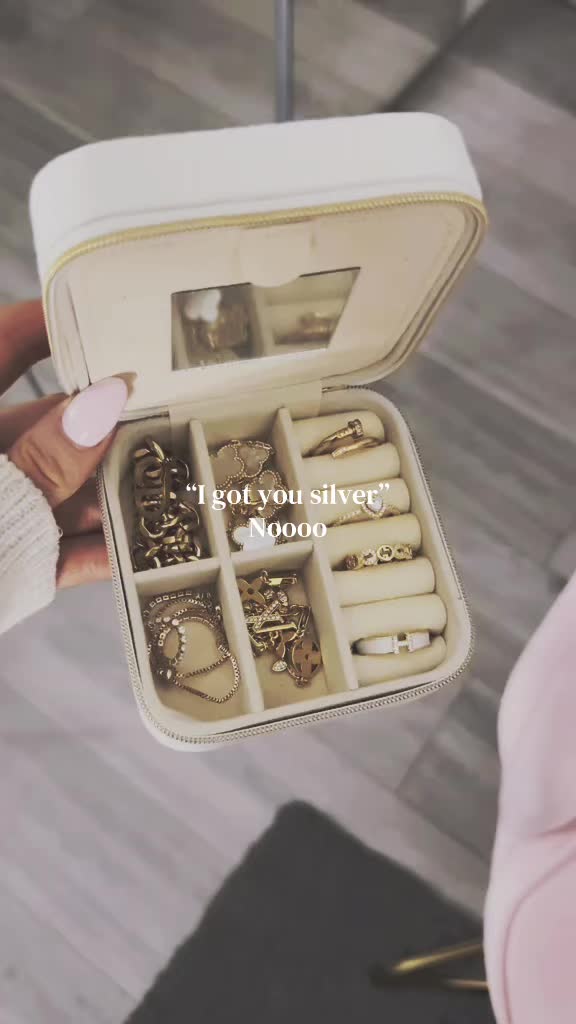 @𝒜𝓈𝒽ℯ𝓁𝓎✰