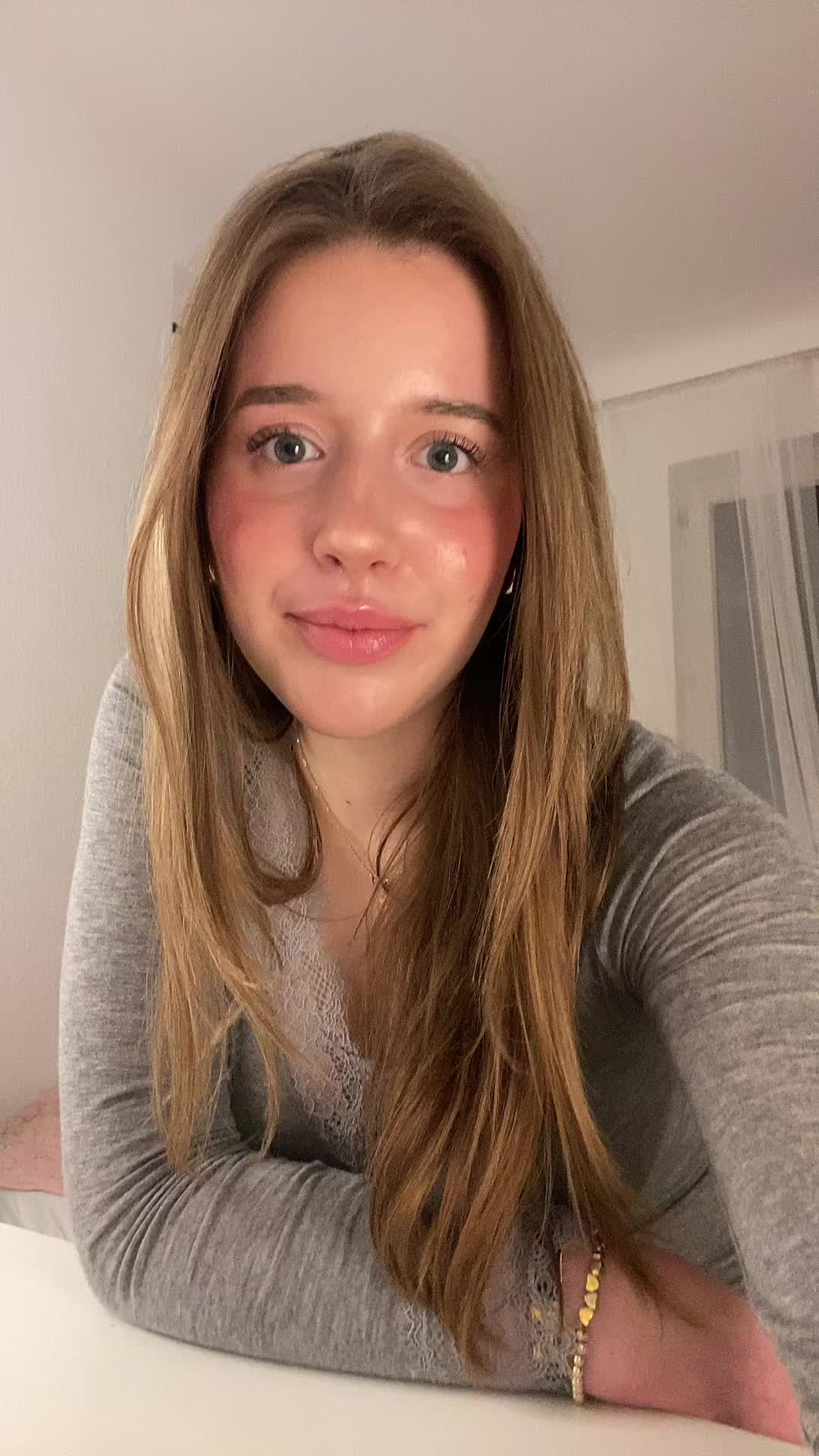 @Elena 🥂🪽