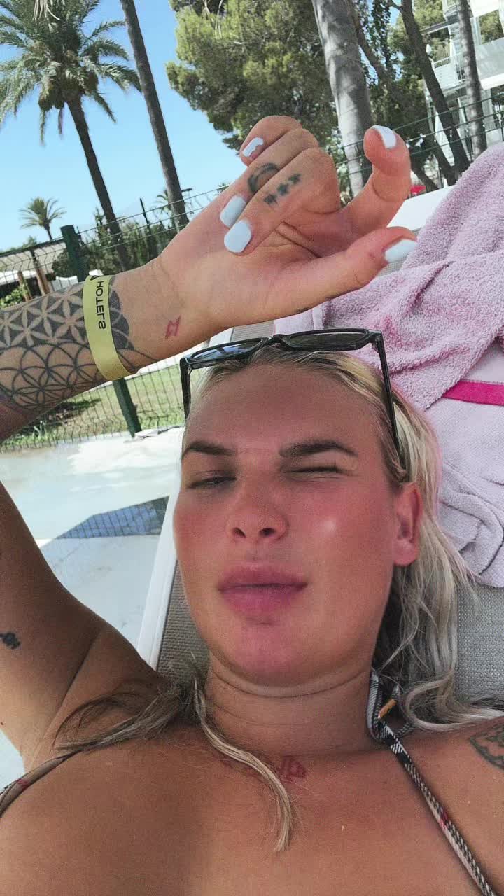 @bethquinn