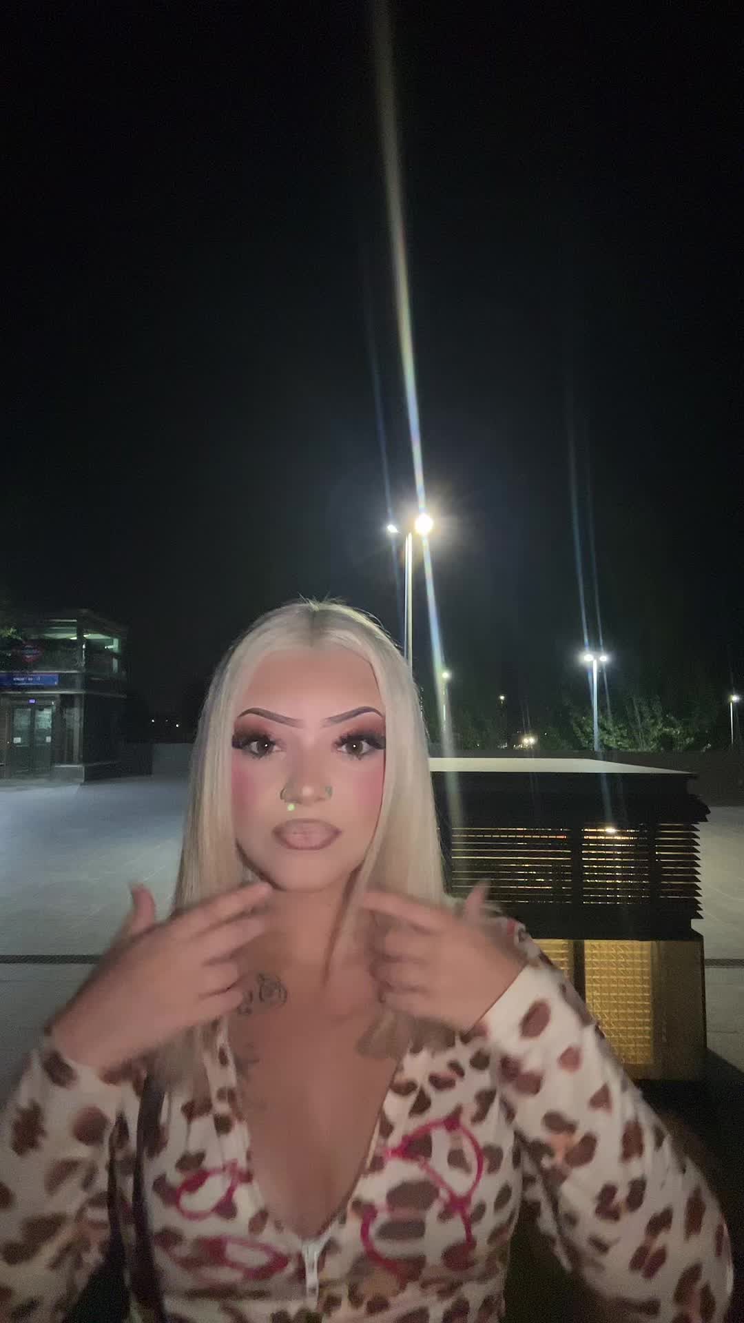 @𝓐𝓲𝓷𝓱𝓸𝓪🎀