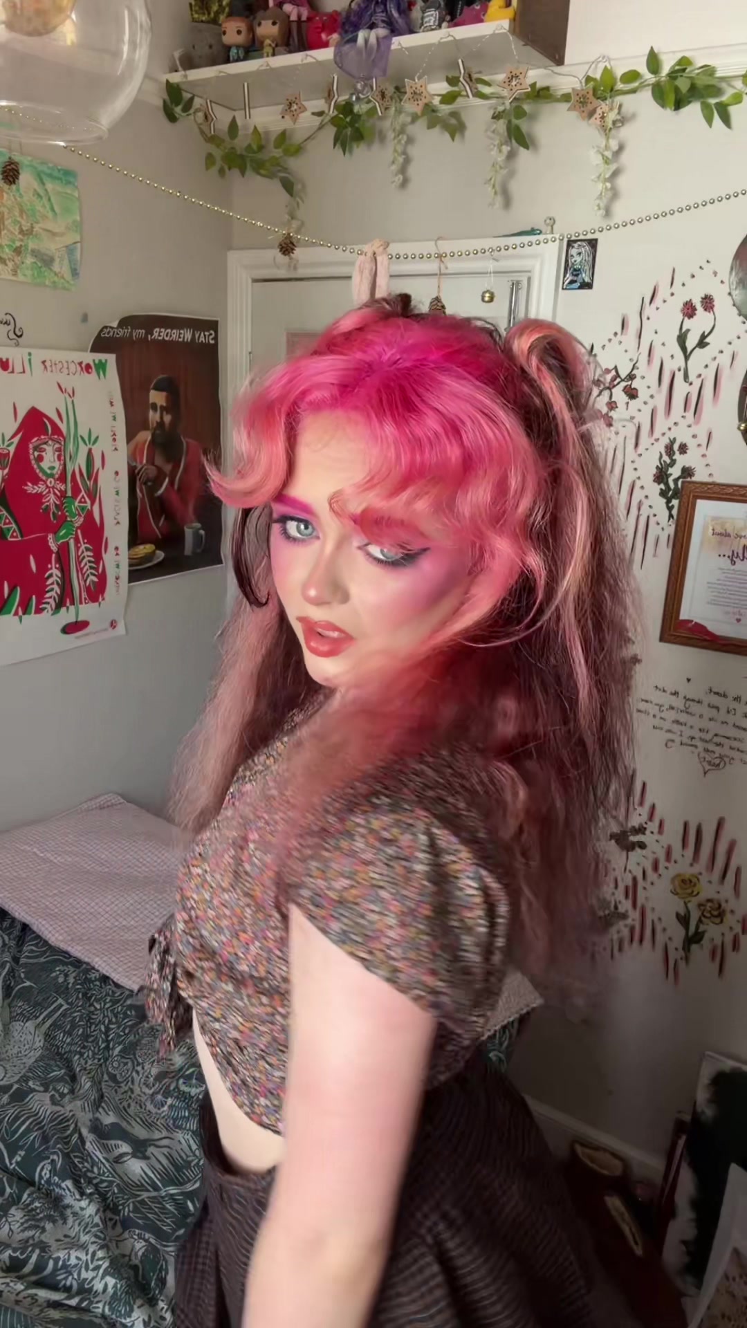 @Smolly