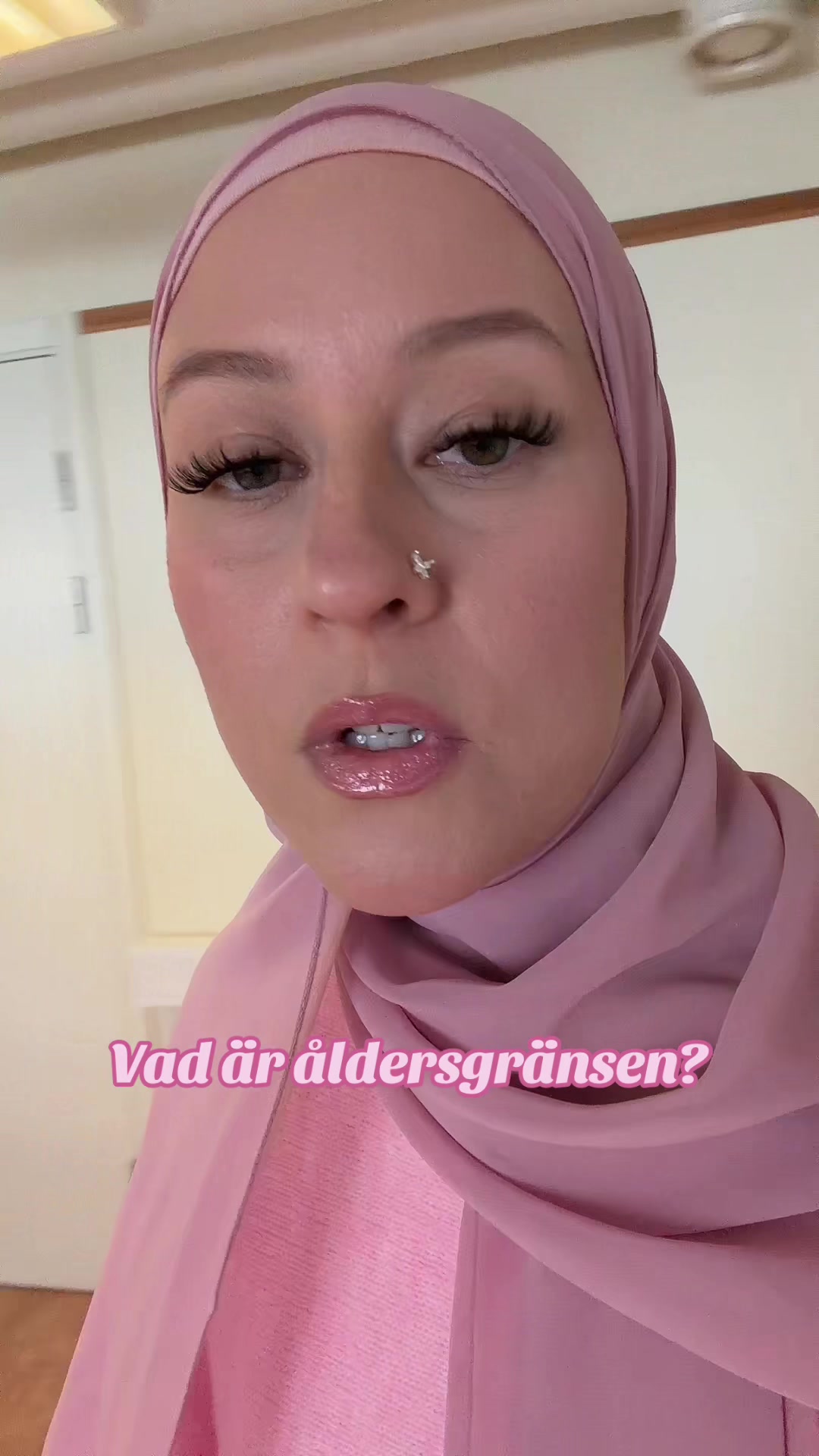 @Valentina ᥫ᭡.
