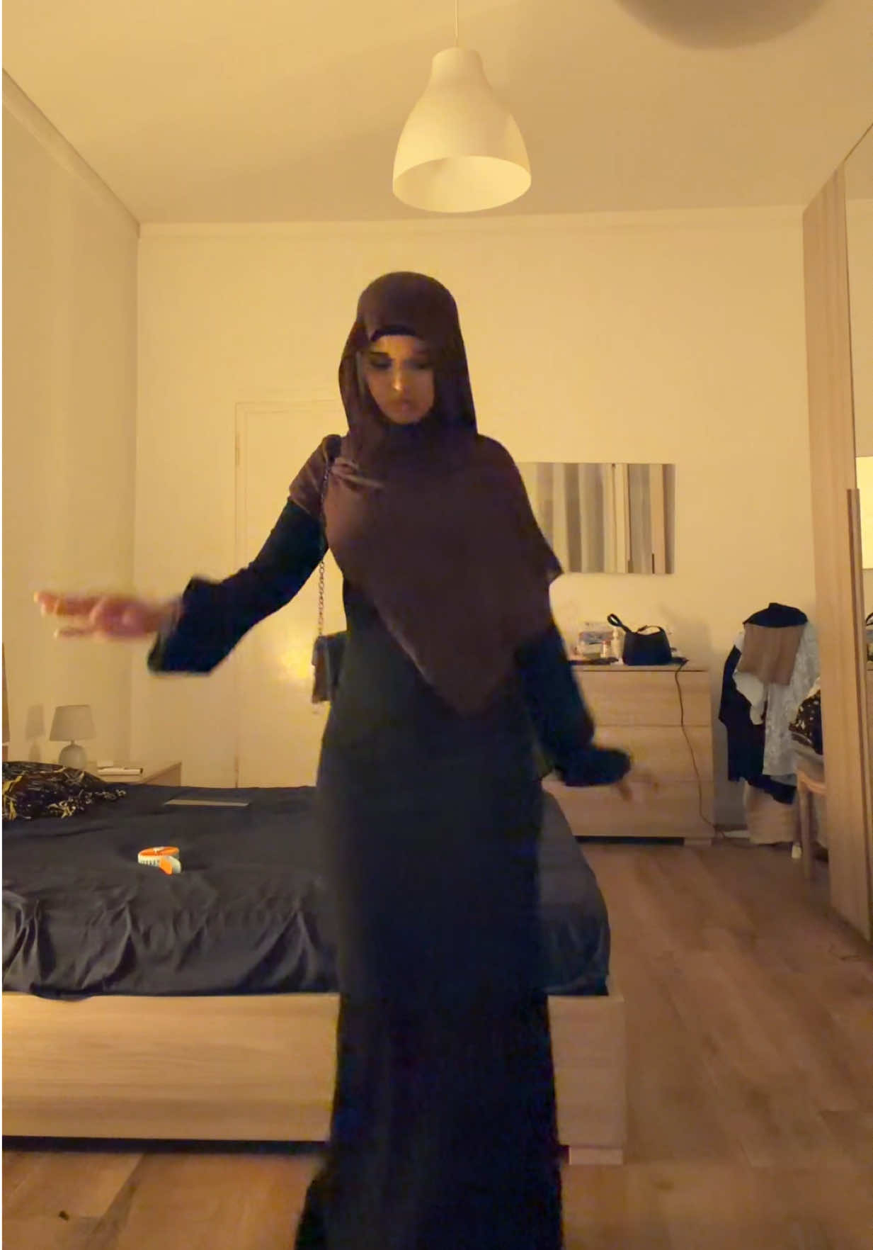 @𝓗