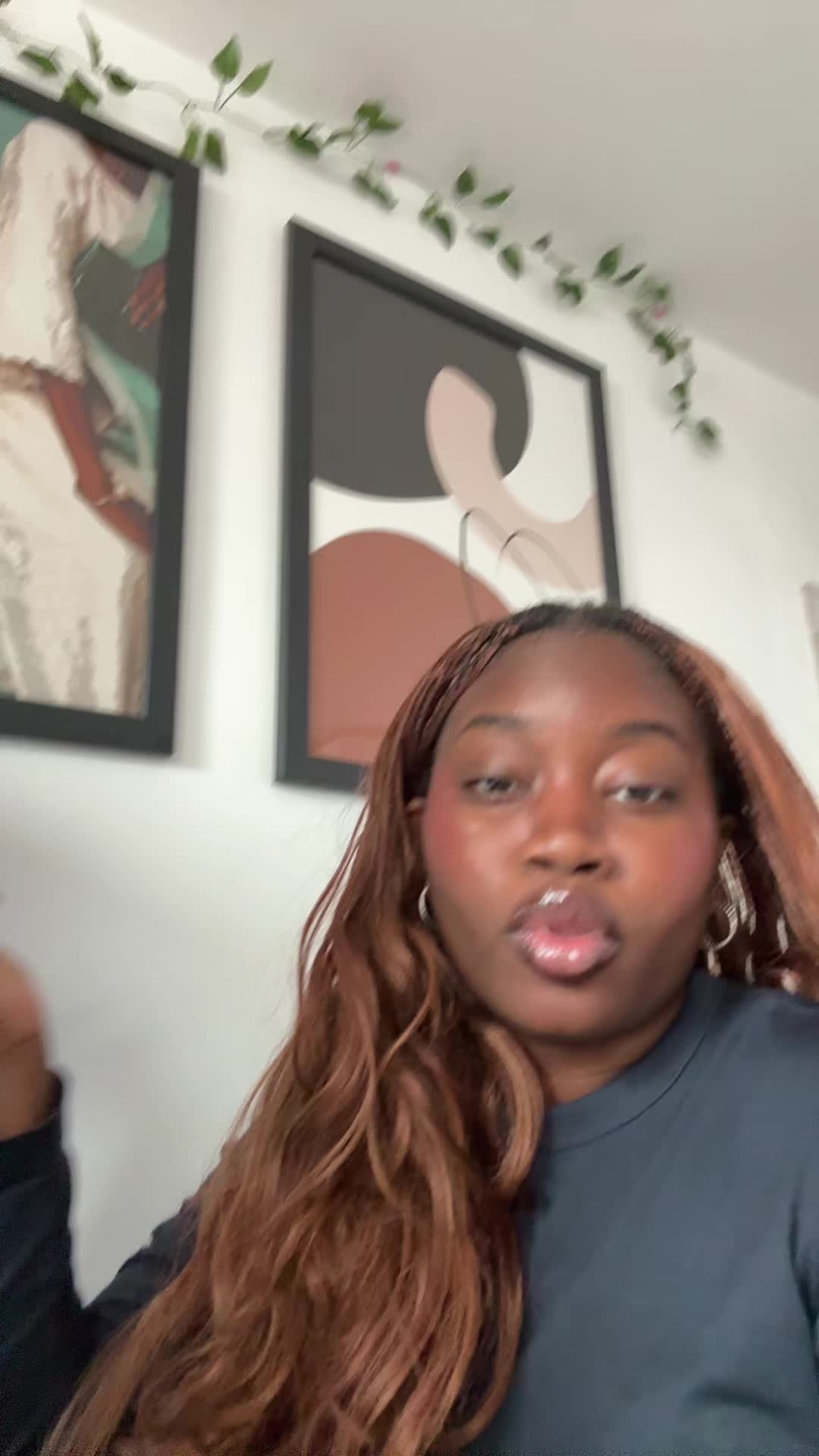@Laylay