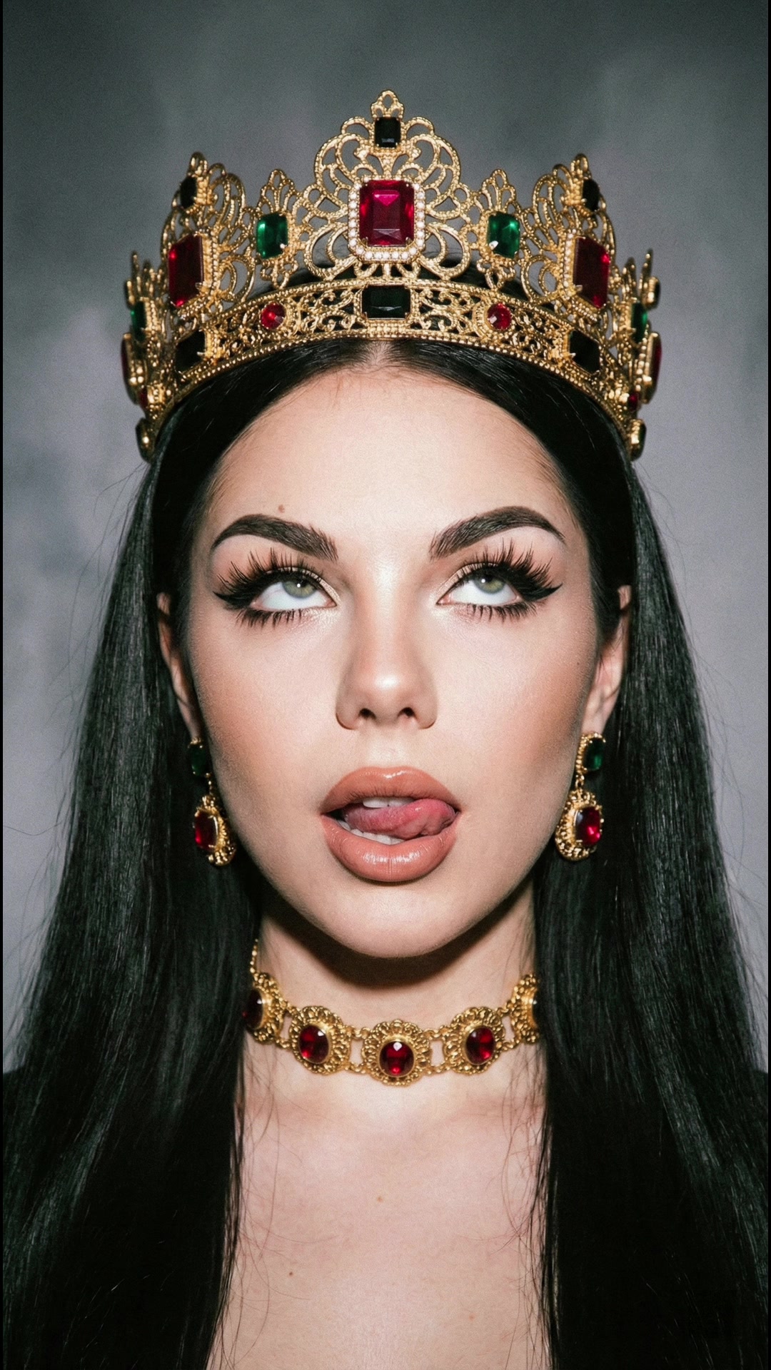 @Александра