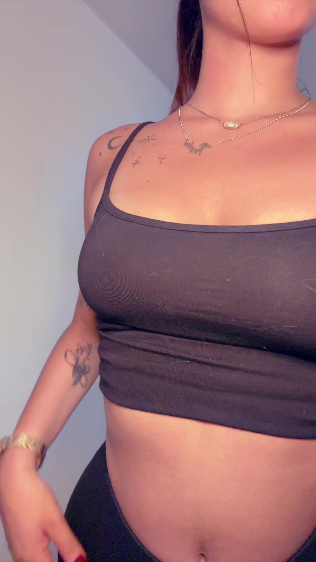 @laanyiyi ✨