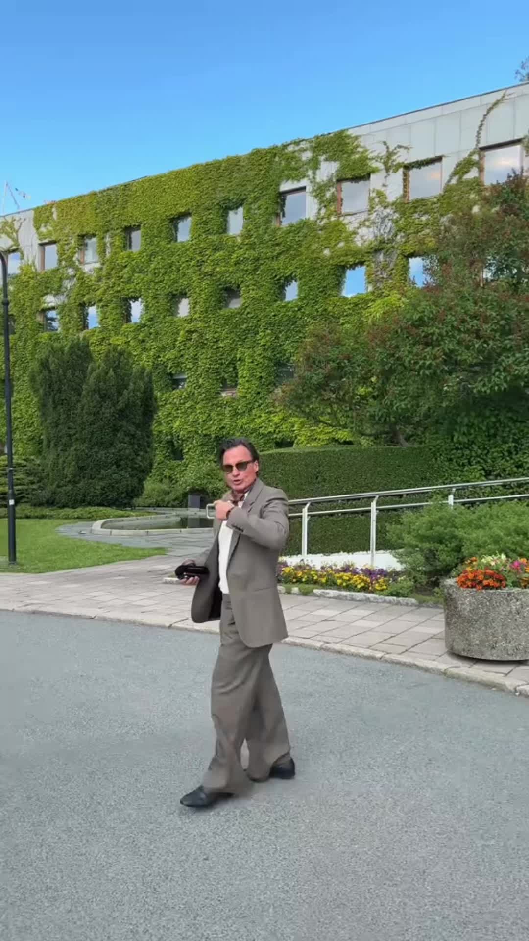 @Petter A. Stordalen
