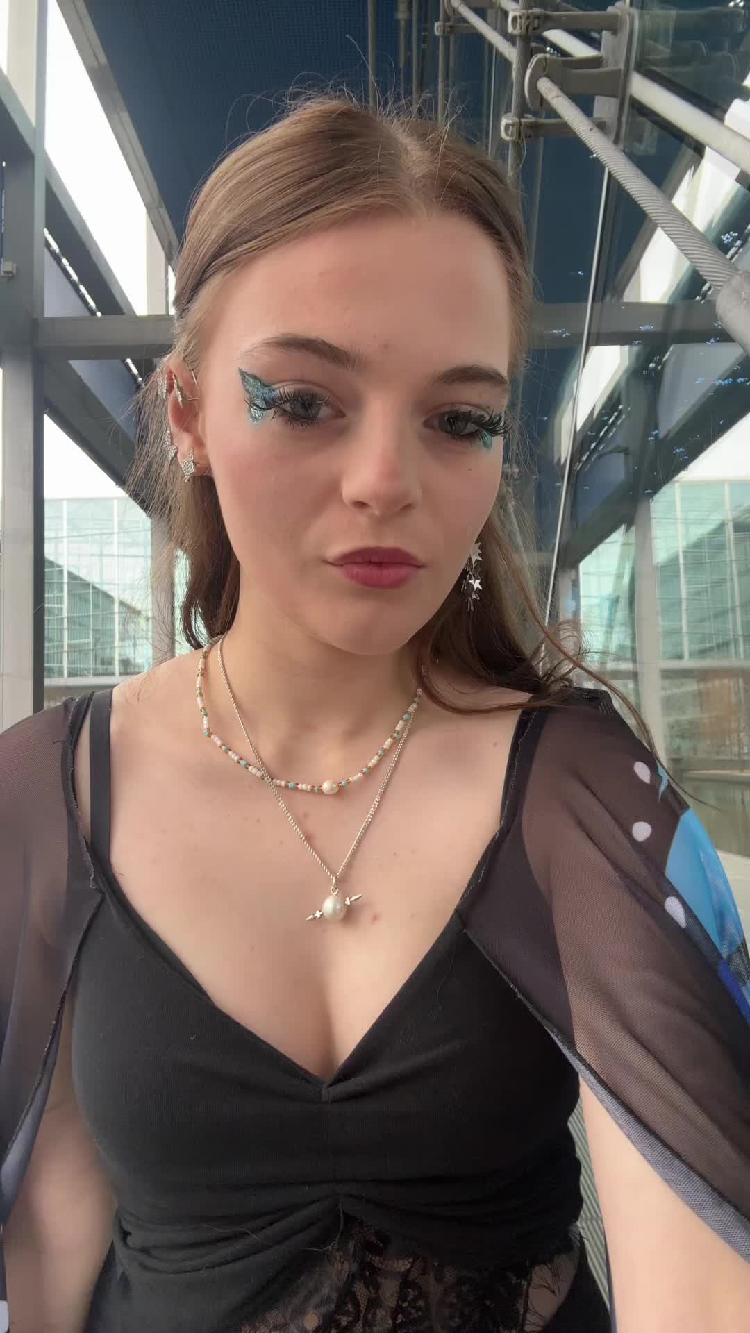 @Juni💙🍒🚀🐼🎶