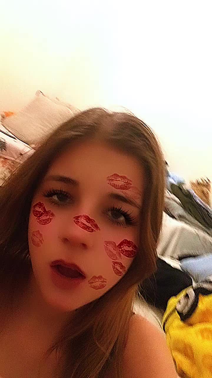 @Izabella Komaromi